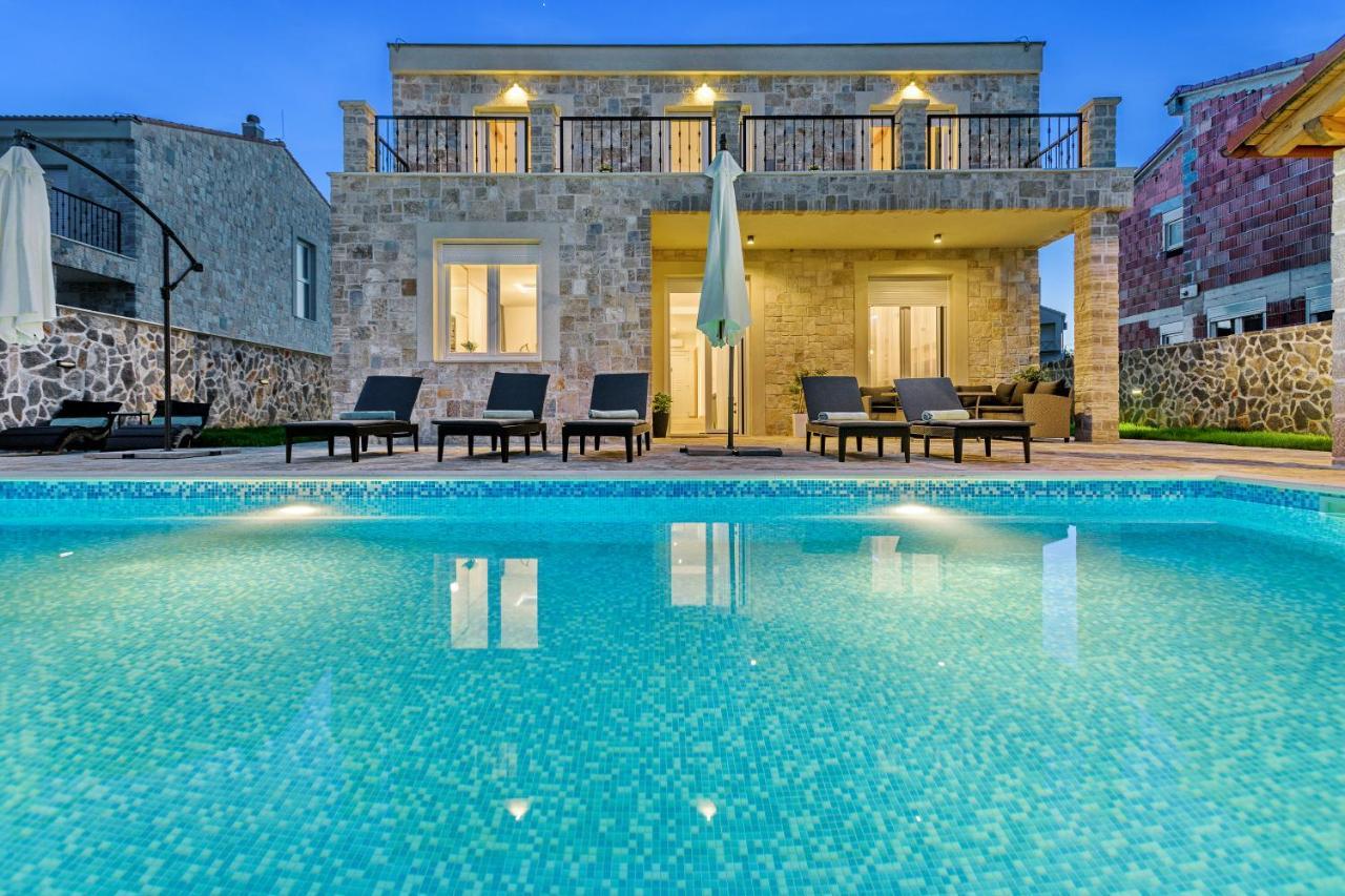 Luxury Stone Villa With Pool - Brisevo Luaran gambar