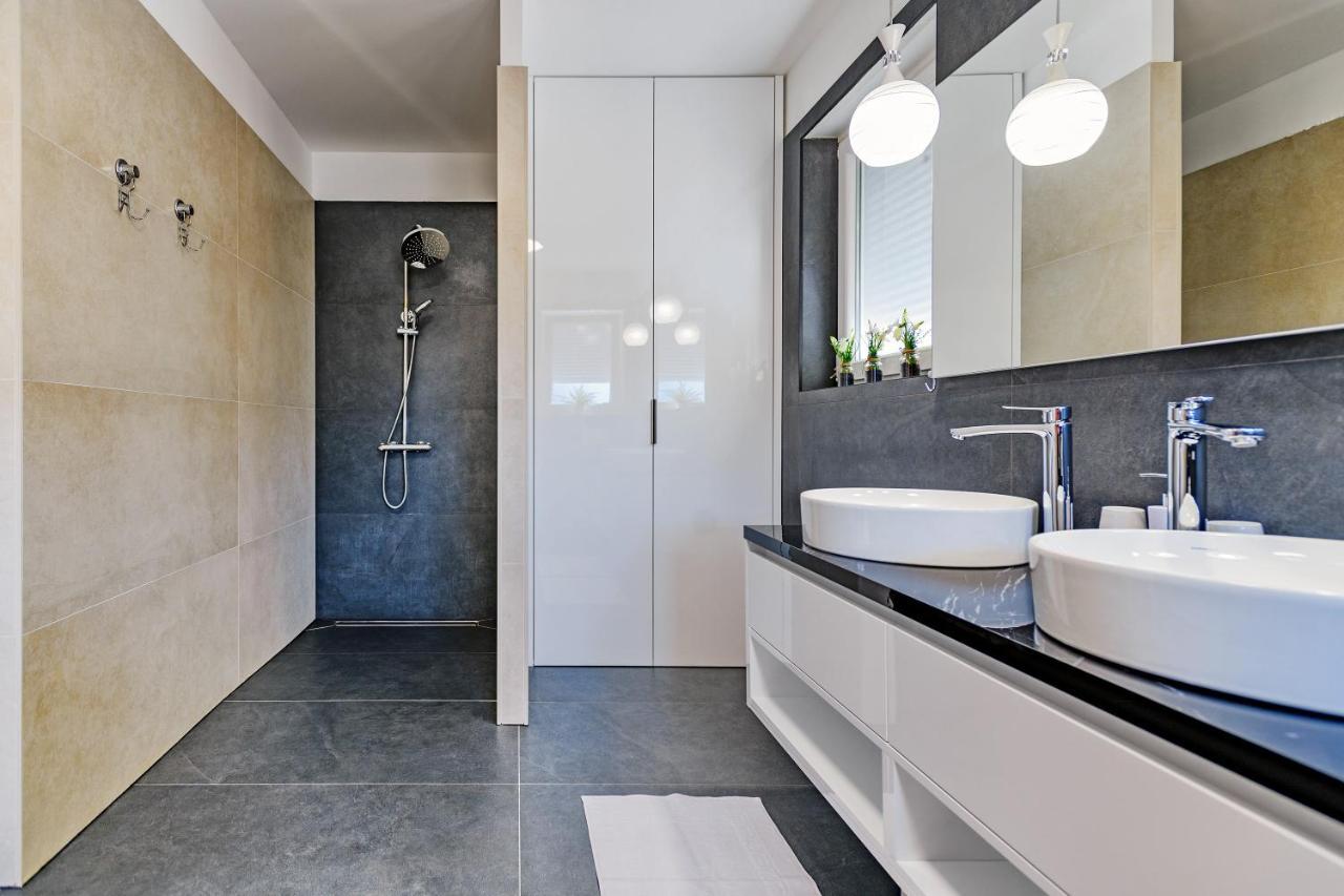 Luxury Stone Villa With Pool - Brisevo Luaran gambar