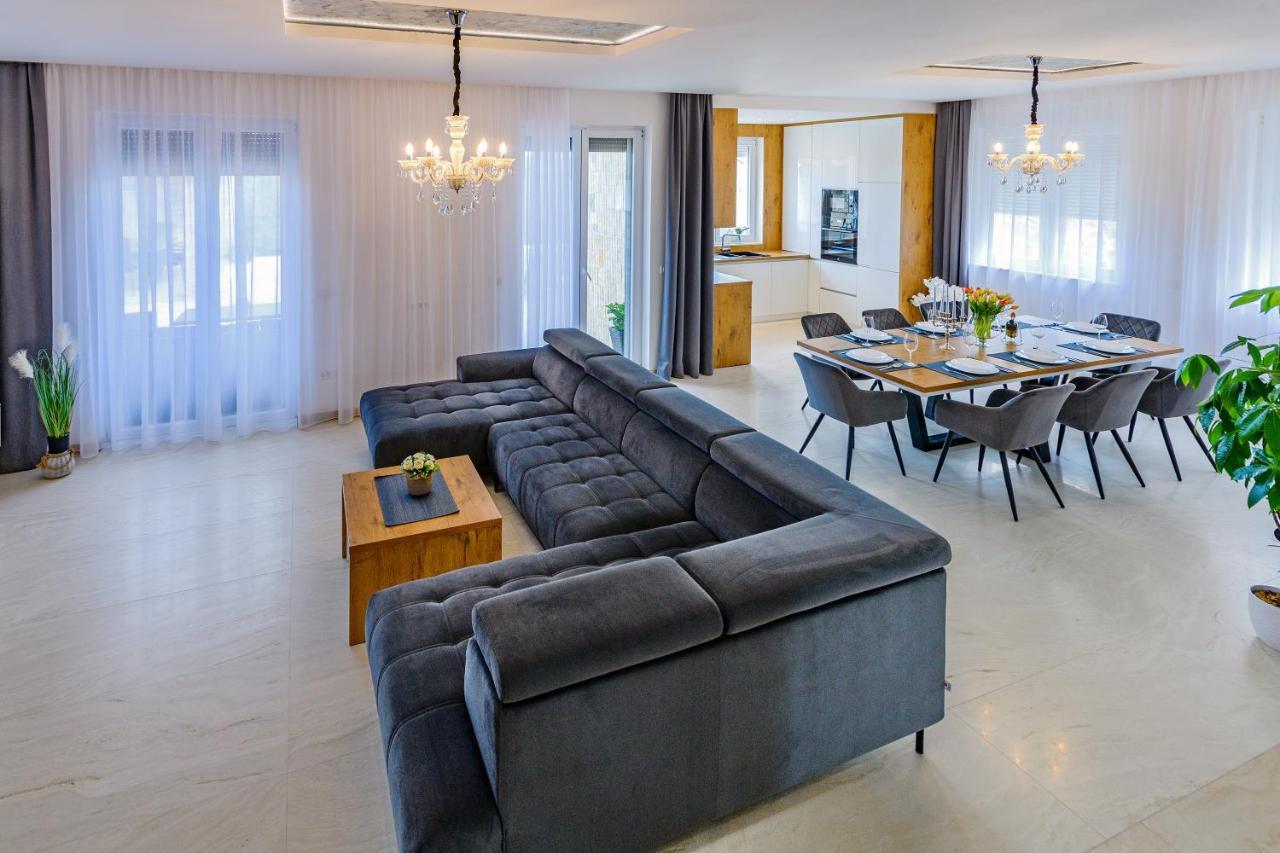 Luxury Stone Villa With Pool - Brisevo Luaran gambar